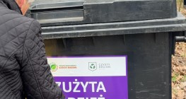 Pojemniki na zniszczoną odzież na kolejnych osiedlach