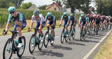 Zawrotna prędkość, kolorowy peleton i głośny doping! TdP w Kędzierzynie-Koźlu