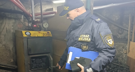 Straż miejska kontroluje kopciuchy