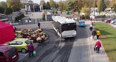 Jak dojechać na cmentarz? MZK uruchamia dodatkowe linie