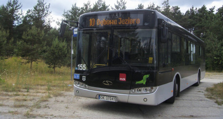 Miejskim autobusem w stronę słońca