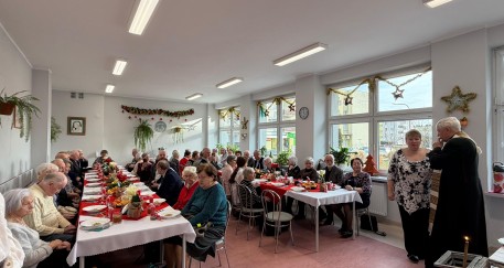 Dziecięce uśmiechy prezentem dla seniorów