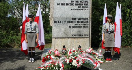 Oddali hołd ofiarom i bohaterom