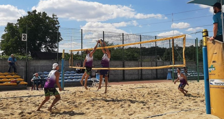 Plażówka rozgościła się na stadionie