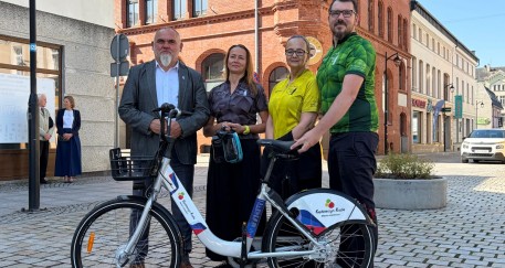 Konferencja prasowa na dwóch kółkach