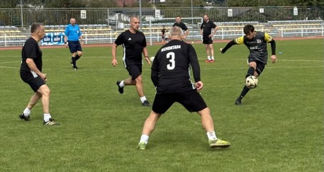Piłkarskie emocje i rodzinna zabawa na stadionie