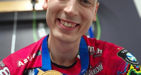 Kamil Semeniuk pisze historię!
