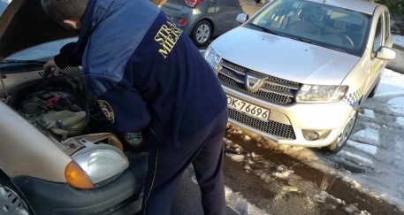 Problemy z akumulatorem? Dzwoń po Straż Miejską