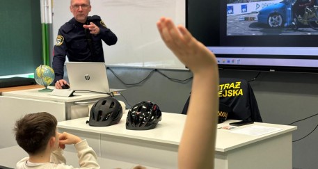 Jedź w kasku ananasku